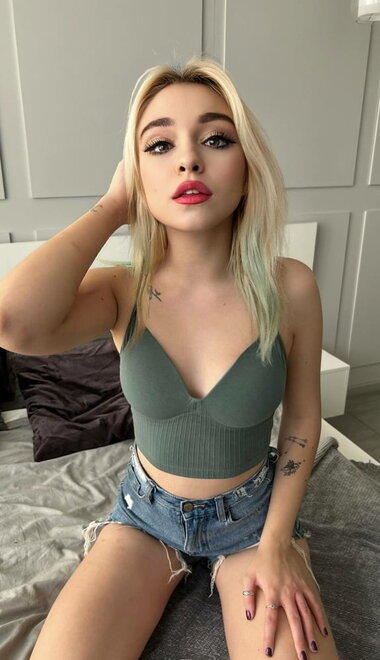 (21)