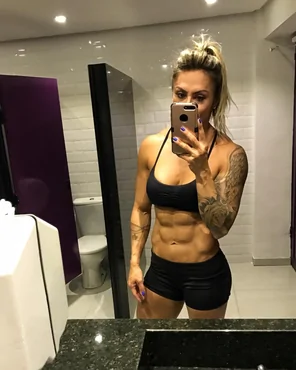 Carolinne Hobo