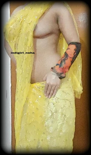 indigirl_neha_(f)The biggest feature of a sari is that to look sexy, nothing special has to be done, just a sari is enough._y5ib26