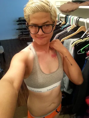 Another lonely Saturday night. Maybe we could binge watch Supernatural together? [31, Trans female]