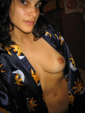 083
