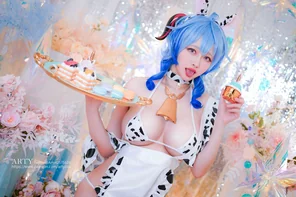 Arty-Huang-Ganyu-Cow-3