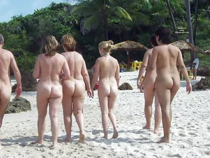 nude 48
