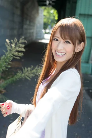 amateur pic gra_airi-k002