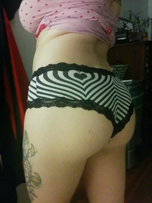Cute amateurs round bottom