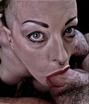 amateur pic Queens of Deepthroat