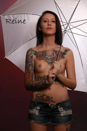 amateur pic Reine showing off her tattoos