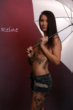 amateur pic Reine showing off her tattoos
