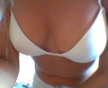 11 (32) nude