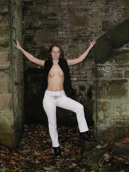 1 (149) nude