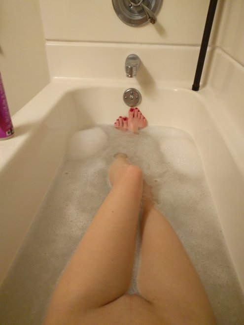Bathtub Bathing Leg Skin