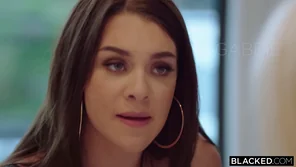 skylar-vox-gabbie-carter-jax-take-the-shot-friends-stay-always-together-1080p_1080p.mp4_20240824211024_0004