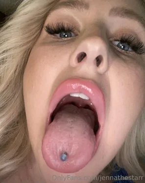 amateur pic Jenna Starr (@jennathestarr)