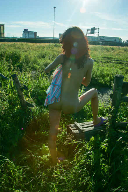 Stunning_Voleta---Green-Area_Voleta-F_high_0024