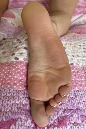 chl049ATK_402476177