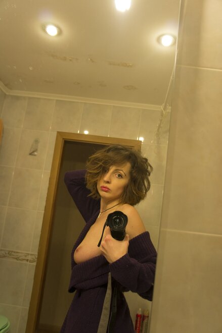 1 (229) nude