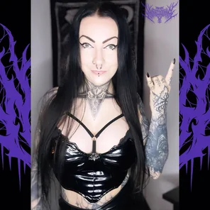 amateur pic Hail SATAN