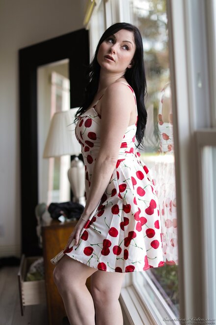 VERUCA JAMES PIC166