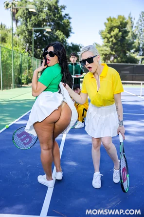 momswap_kenzie_taylor_and_mona_azar_030