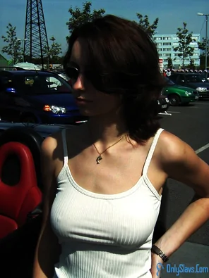 Nude Amateur Photos - Hot Brunette Wife Like Naked Posing104