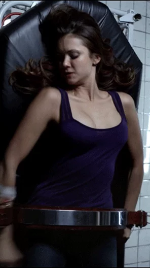 Nina Dobrev