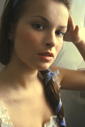 (52)