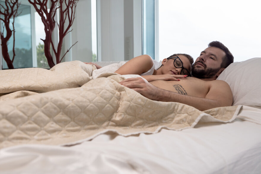 sexart_tell-me-a-story_hannah-biasiol--lando-ryder_high_0027