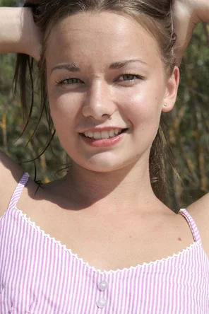 stunning_on-a-deserted-beach_alice-d_high_0005