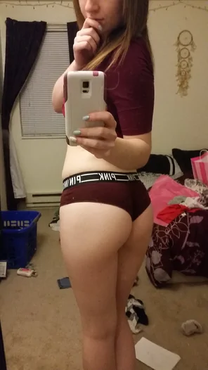 amateur pic I'm interested in picture swapping or just talking. Snap me up - kateannemy