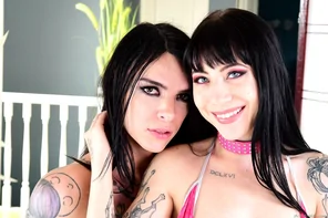 charlotte-sartre-chelsea-marie-15