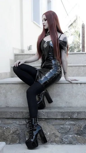 amateur pic GOTHIC BEAUTY