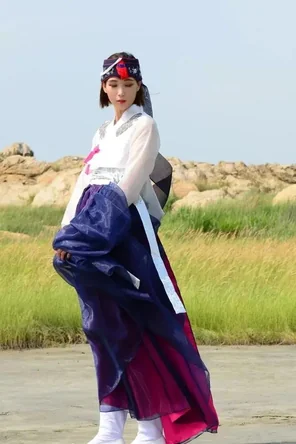 amateur pic JL-Korean.Girl.Undresses-002