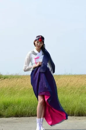 amateur pic JL-Korean.Girl.Undresses-003