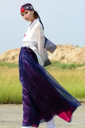 amateur pic JL-Korean.Girl.Undresses-004