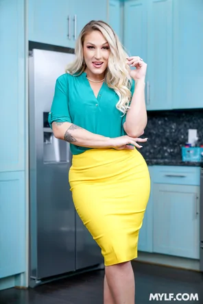 momdrips_charley_hart_004