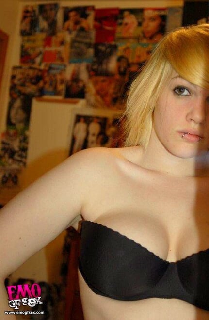 alternative-my-alternative-gf-real-emo-home-porn-pics-and-vids-5c7a94cf65774-6 Kopie