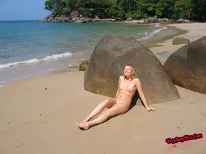 Nude Amateur Photos - Danish Babe On The Beach21