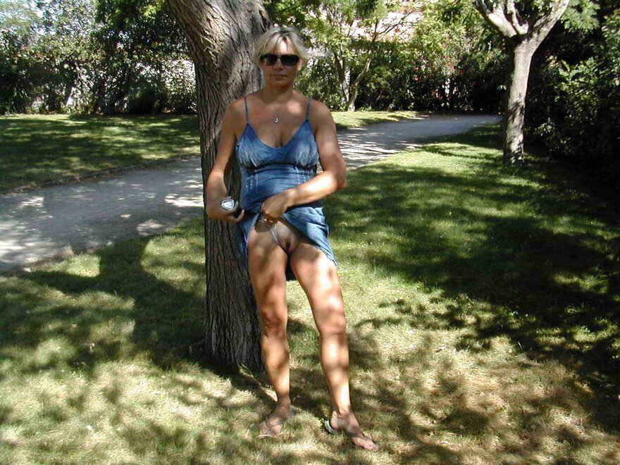 1 (433) nude