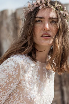 Hair Headpiece Clothing Hair accessory Hairstyle Beauty 