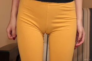 amateur pic ALS_Wet-Spot_Jia-Zi_medium_0002