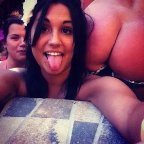 amateur pic Tongue out