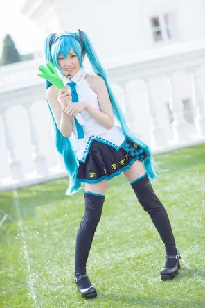 amateur pic [@factory (Tsuchiya Asami)] MikuCos (Vocaloid)_836530-0004