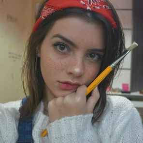 amateur photo Beauty and the Brush