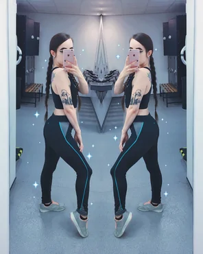 Looorah's gym pics. Dat ass