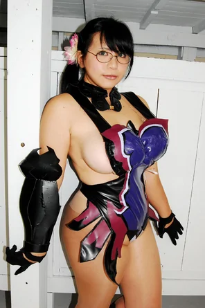 sexy-perfect-cattleya-queens-blade-cosplay-015