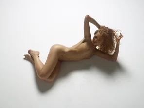 julia-nude-figures-18-10000px