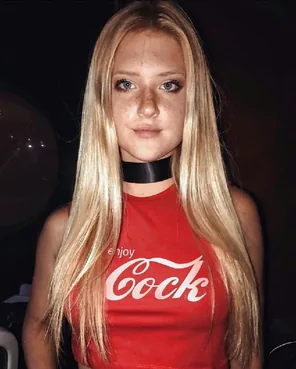 Her drink of choice is nice, nohomo