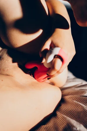 TheLifeErotic_Up-Against-The-Clock-1_Xanthus_med_95