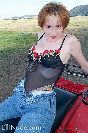 amateur pic ellinude_4wheeler-03