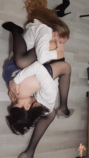 bdsmlr-10684150-HpeP2WOz7O